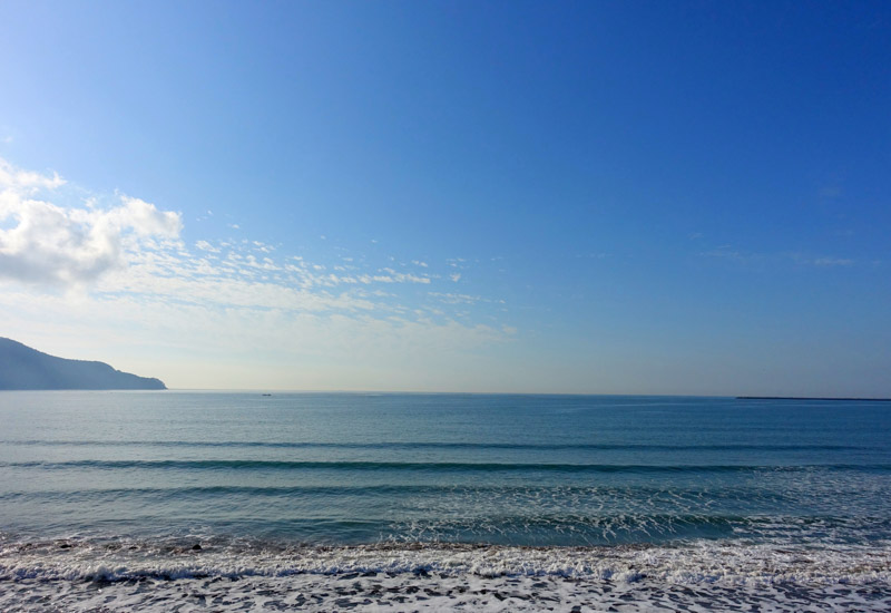 長浜の海岸から眺める広い空と海 石巻の景色 Ishinomakichiba